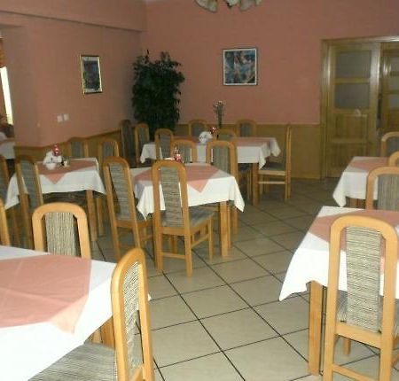 Hotel Ostoja Lipówki Extérieur photo
